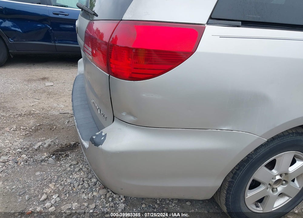 2005 TOYOTA SIENNA XLE VIN: 5TDZA22C25S277289