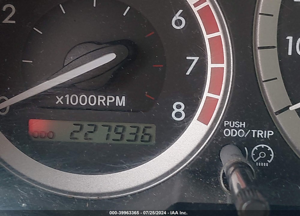 2005 TOYOTA SIENNA XLE VIN: 5TDZA22C25S277289