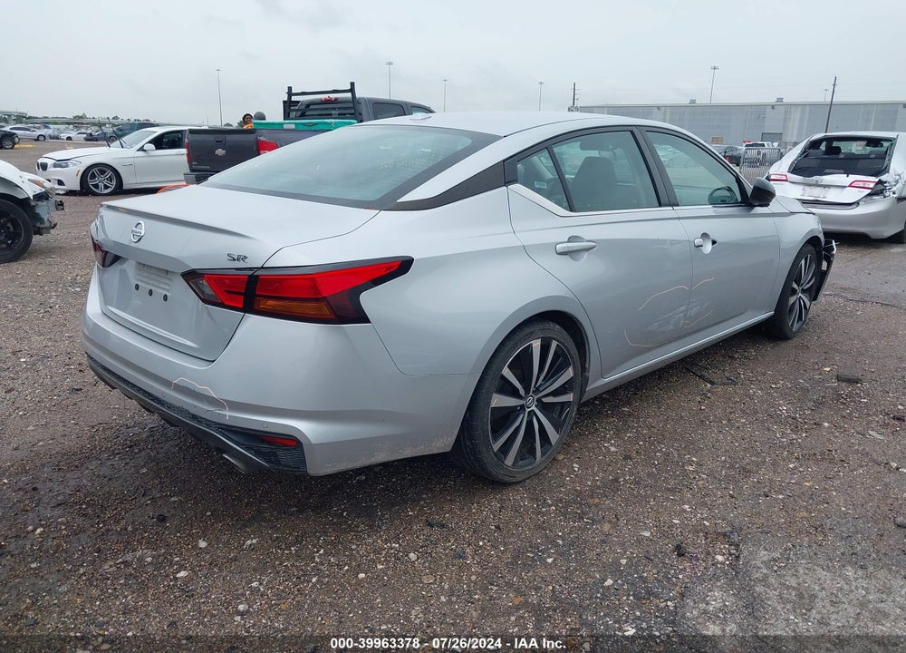 2022 NISSAN ALTIMA SR FWD VIN: 1N4BL4CV3NN303286
