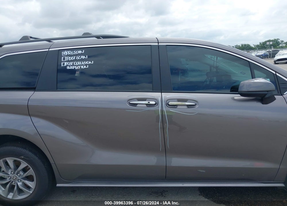 2022 TOYOTA SIENNA XLE VIN: 5TDYRKEC8NS107129
