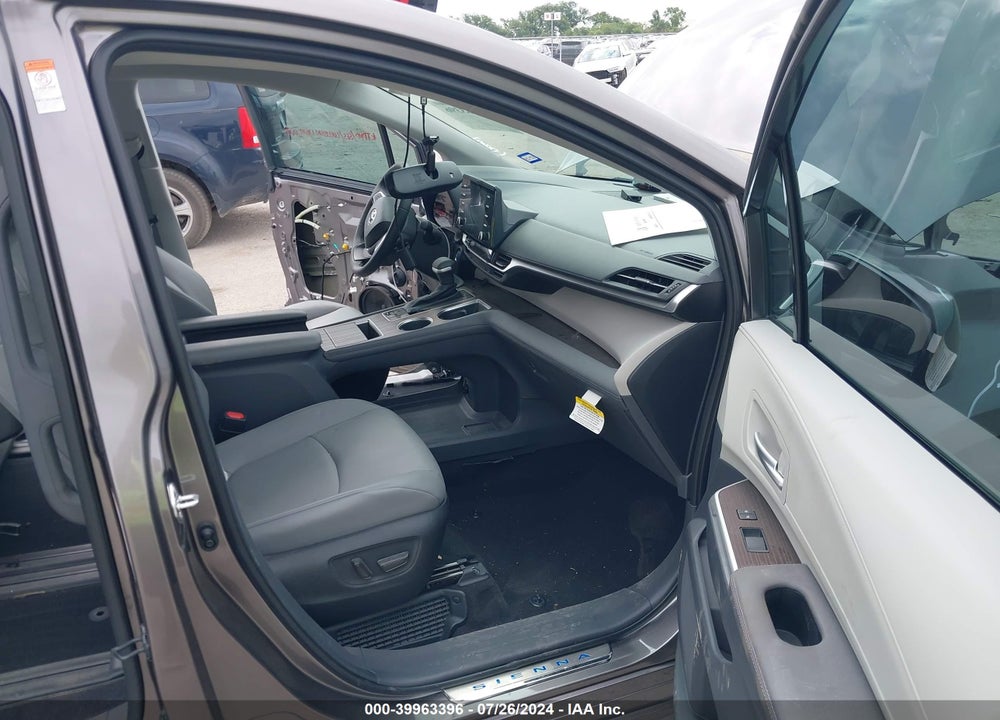 2022 TOYOTA SIENNA XLE VIN: 5TDYRKEC8NS107129