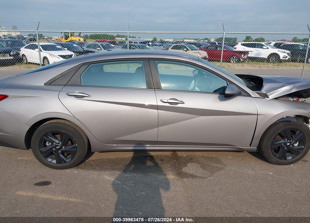 2022 HYUNDAI ELANTRA SEL VIN: KMHLS4AG9NU369641