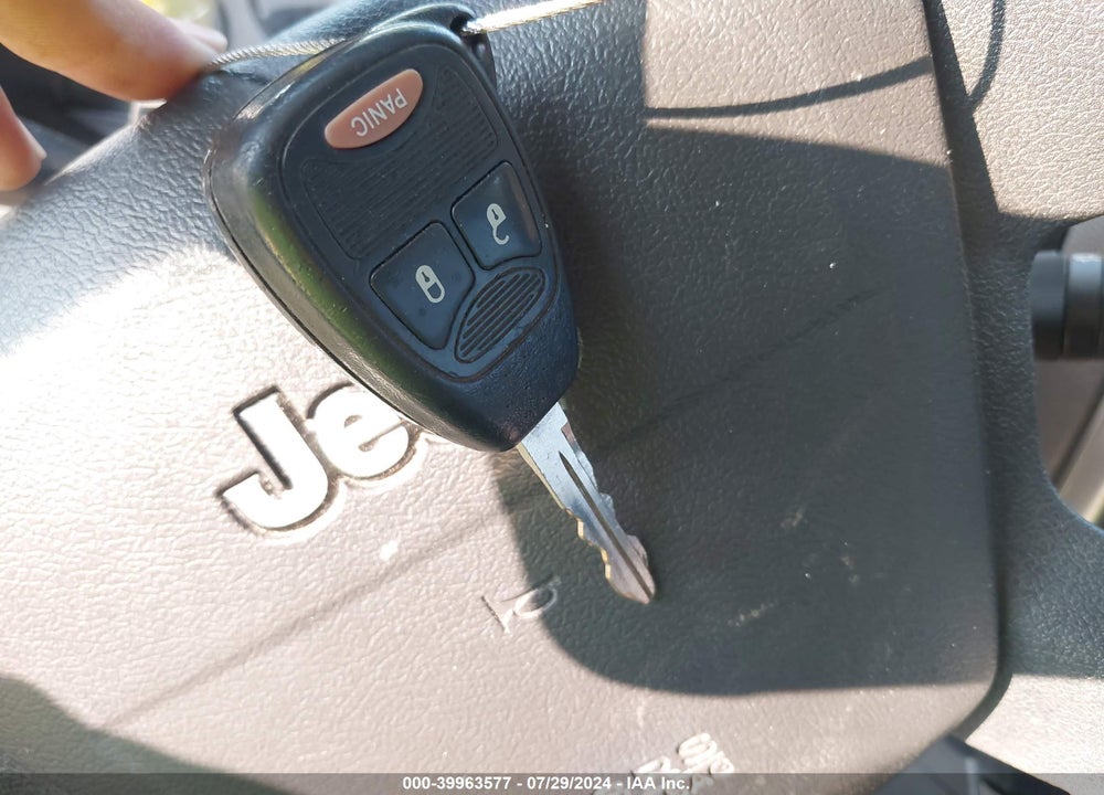 2007 JEEP PATRIOT SPORT VIN: 1J8FF28W37D395266