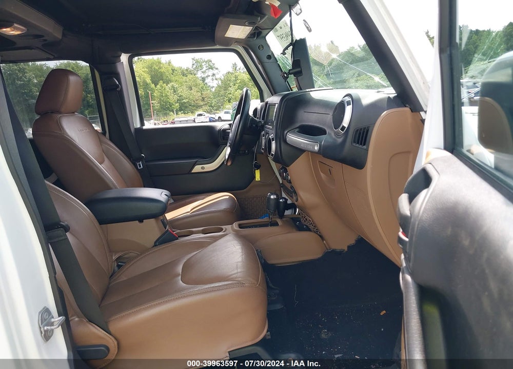 2016 JEEP WRANGLER UNLIMITED SAHARA VIN: 1C4BJWEG9GL182790