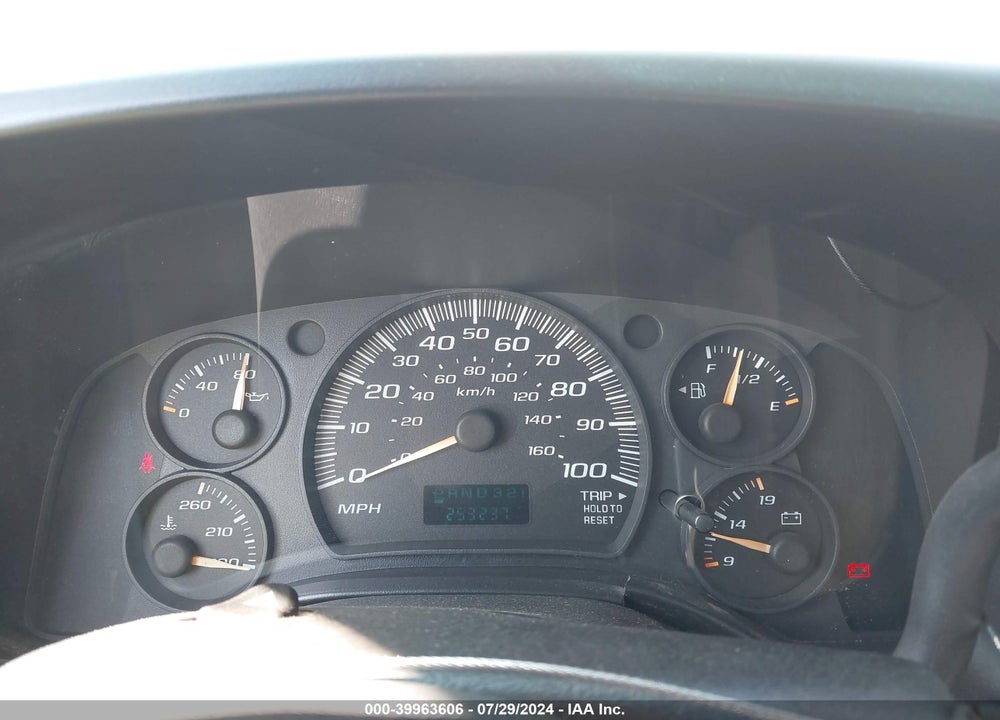 2003 GMC SAVANA STANDARD VIN: 1GTHG35U631139138