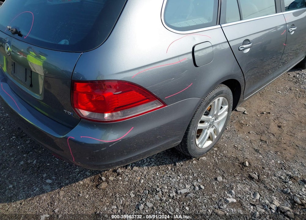 2014 VOLKSWAGEN JETTA SPORTWAGEN 2.0L TDI VIN: 3VWPL7AJ4EM610152