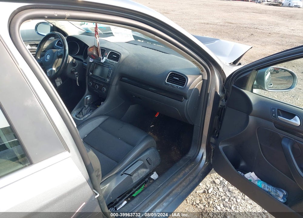 2014 VOLKSWAGEN JETTA SPORTWAGEN 2.0L TDI VIN: 3VWPL7AJ4EM610152