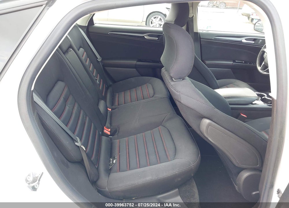 2015 FORD FUSION SE VIN: 3FA6P0H7XFR252375