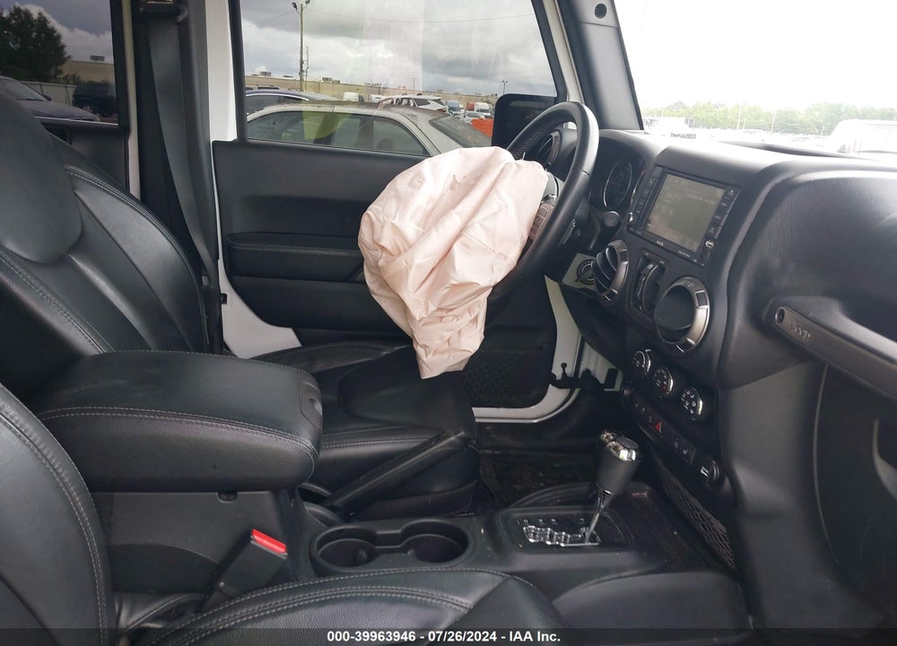 2018 JEEP WRANGLER JK UNLIMITED ALTITUDE 4X4 VIN: 1C4BJWEG0JL865775
