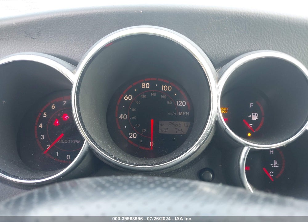 2005 TOYOTA MATRIX VIN: 2T1KR32E05C405748