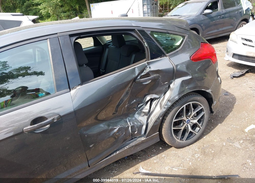 2016 FORD FOCUS SE VIN: 1FADP3K22GL381216