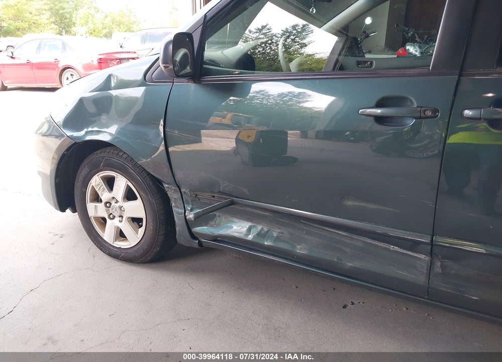 2005 TOYOTA SIENNA VIN: 5TDZA23C65S384442