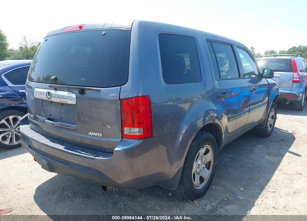 2015 HONDA PILOT LX VIN: 5FNYF4H20FB019186