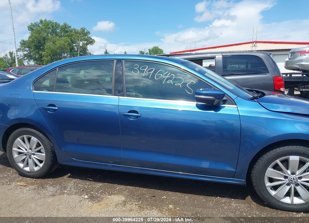 2015 VOLKSWAGEN JETTA 1.8T SE VIN: 3VWD07AJ6FM225463