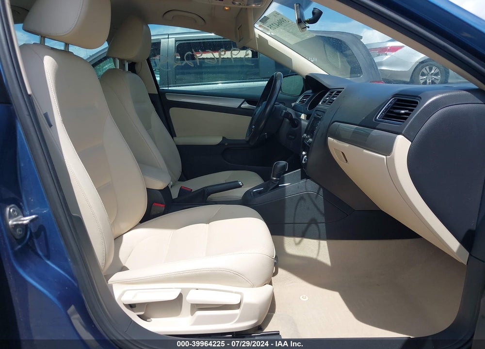 2015 VOLKSWAGEN JETTA 1.8T SE VIN: 3VWD07AJ6FM225463