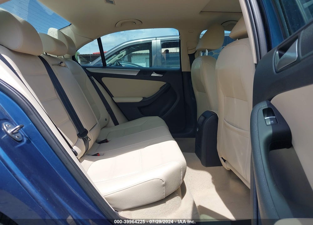 2015 VOLKSWAGEN JETTA 1.8T SE VIN: 3VWD07AJ6FM225463