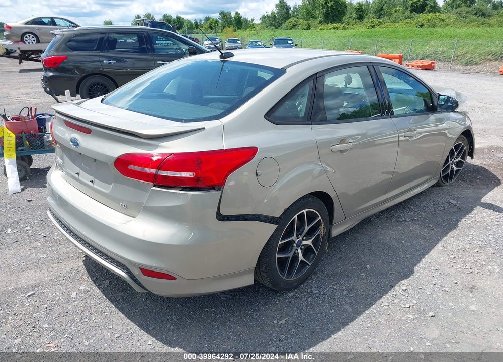 2015 FORD FOCUS SE VIN: 1FADP3F29FL239549