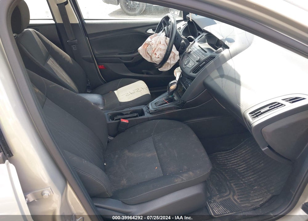 2015 FORD FOCUS SE VIN: 1FADP3F29FL239549