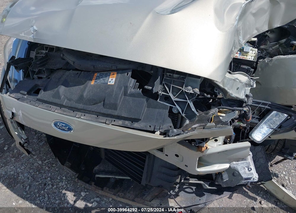 2015 FORD FOCUS SE VIN: 1FADP3F29FL239549