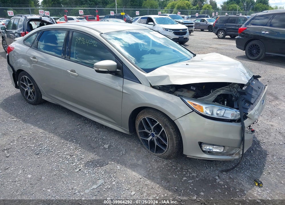 2015 FORD FOCUS SE VIN: 1FADP3F29FL239549