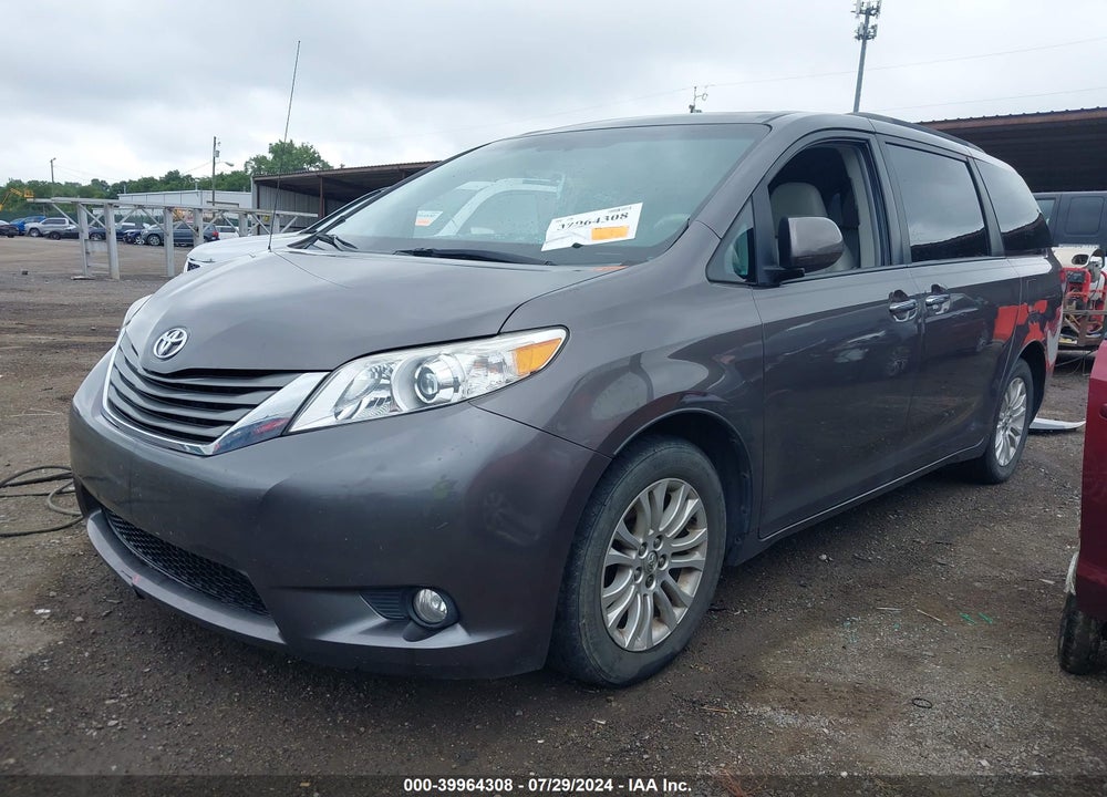 2013 TOYOTA SIENNA LIMITED V6 7 PASSENGER/XLE V6 7 PASSENGER AUTO ACCESS SEAT/XLE V6 8 PASSENGER VIN: 5TDYK3DC1DS358326