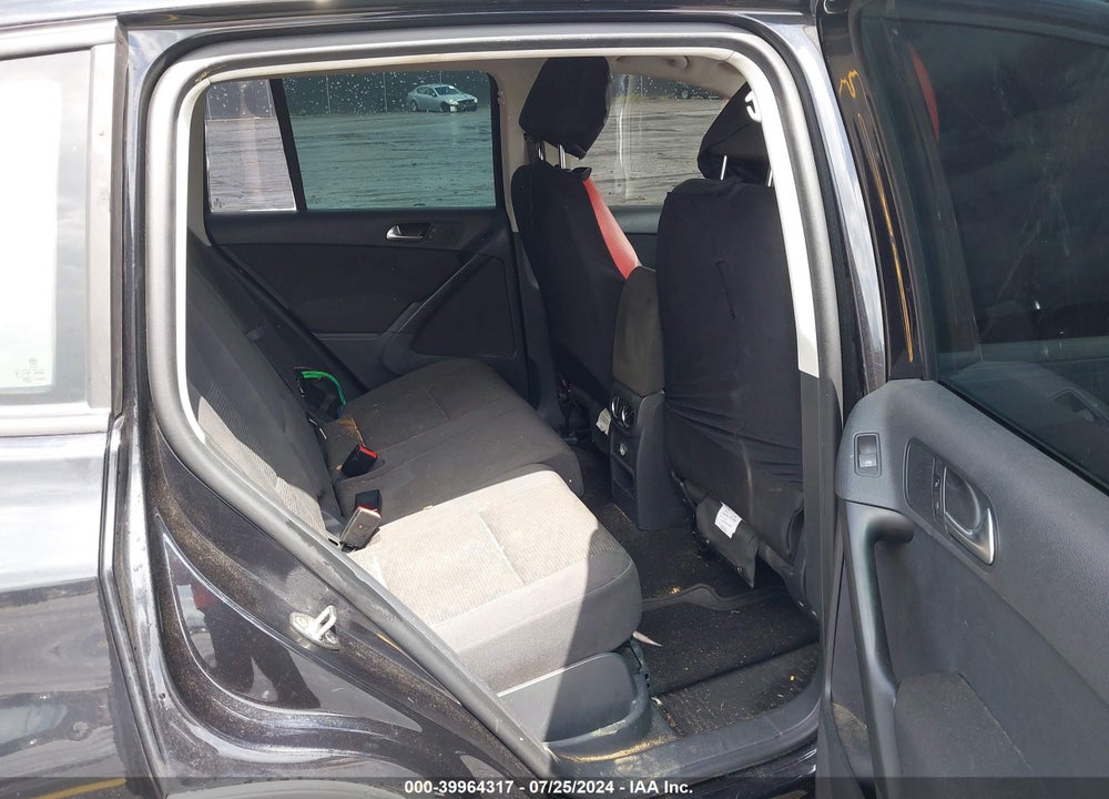2015 VOLKSWAGEN TIGUAN S VIN: WVGBV7AX5FW586372