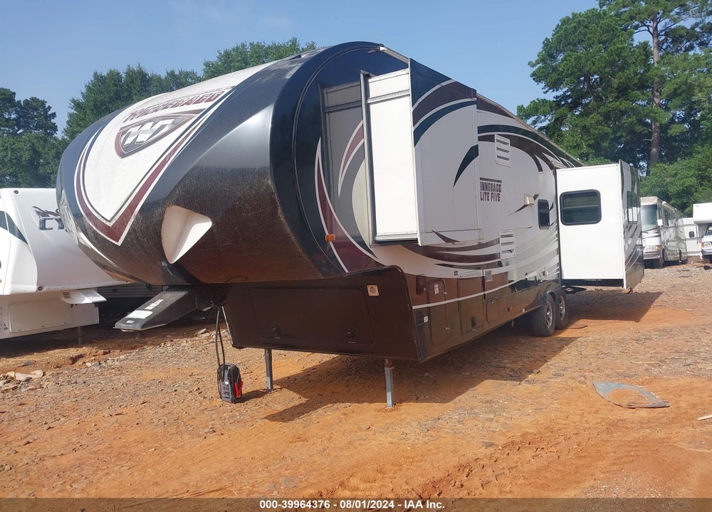 2013 LITE 5 WINNEBEGO VIN: 54CBG0R21D1V87267