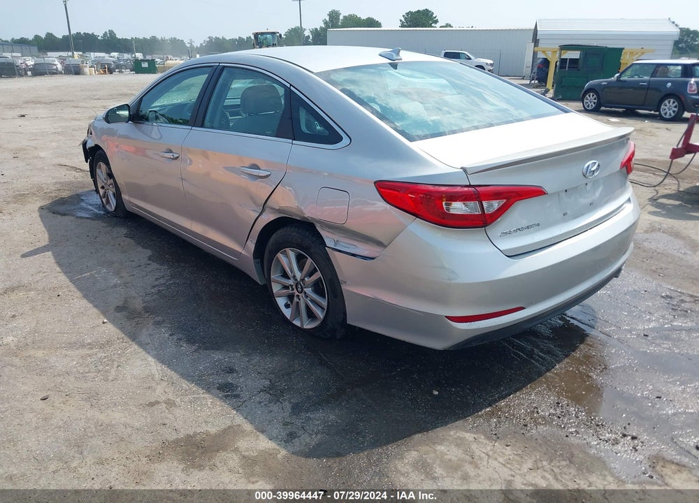 2015 HYUNDAI SONATA SE VIN: 5NPE24AF5FH141152