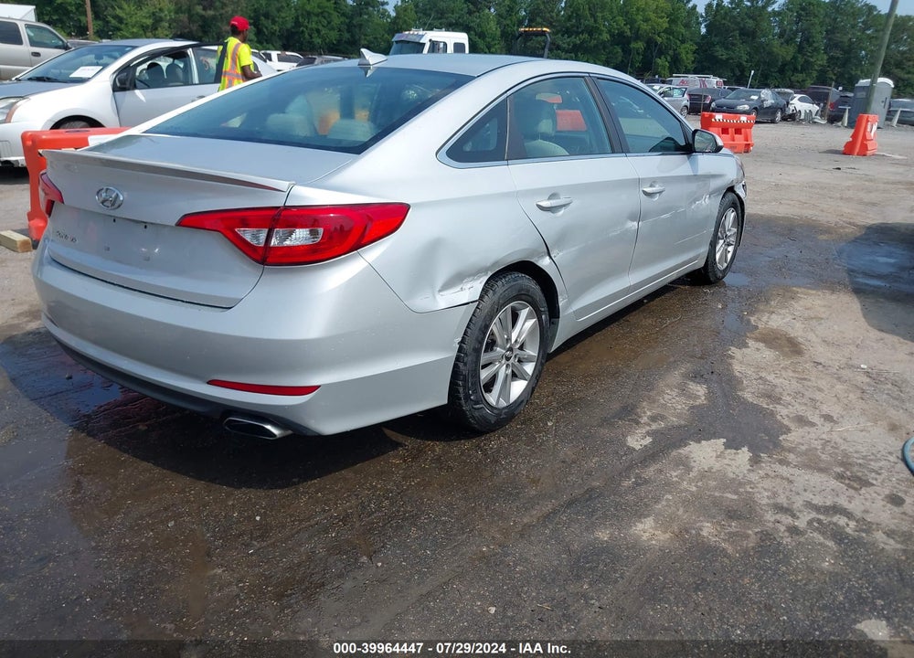 2015 HYUNDAI SONATA SE VIN: 5NPE24AF5FH141152