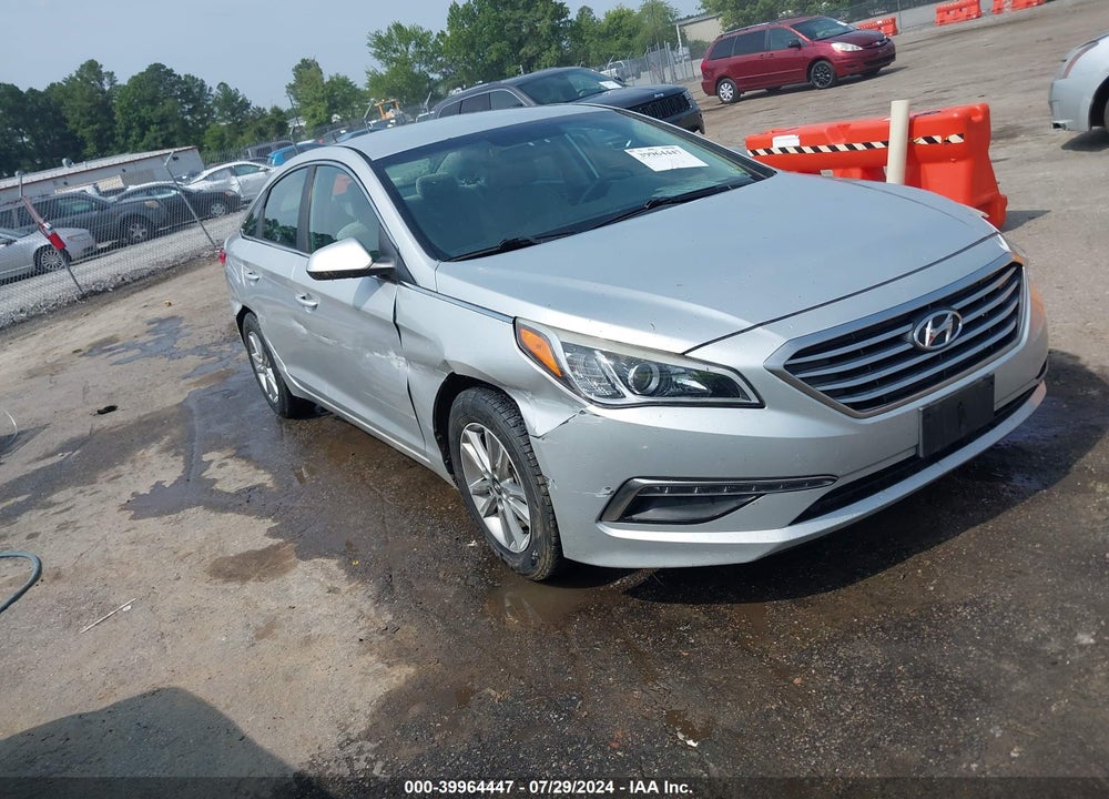 2015 HYUNDAI SONATA SE VIN: 5NPE24AF5FH141152