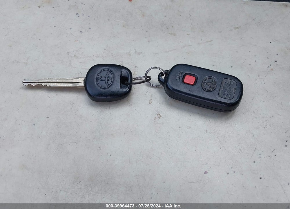 2007 TOYOTA MATRIX/XR VIN: 2T1KR32EX7C657977