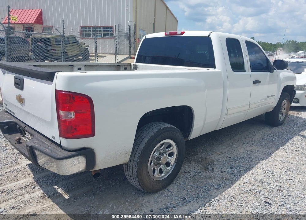 2011 CHEVROLET SILVERADO 1500 LT VIN: 1GCRCSEA0BZ303001