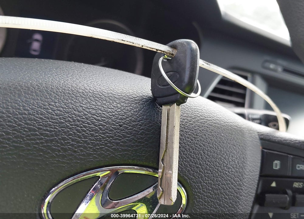 2016 HYUNDAI SONATA SE VIN: 5NPE24AF4GH379091