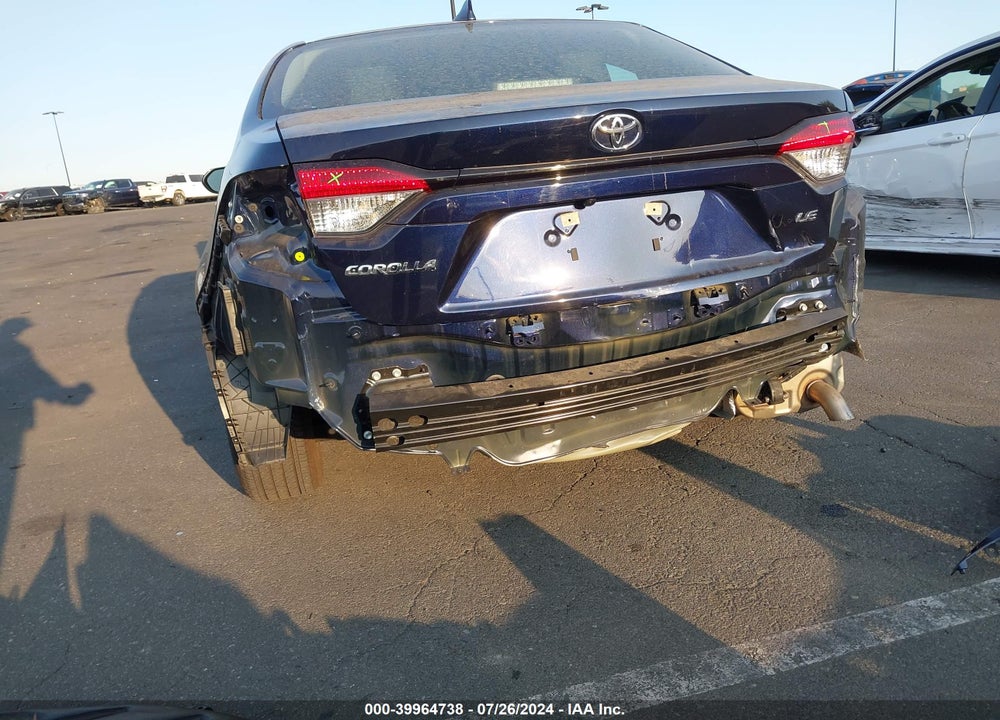 2021 TOYOTA COROLLA LE VIN: 5YFEPMAE5MP226811