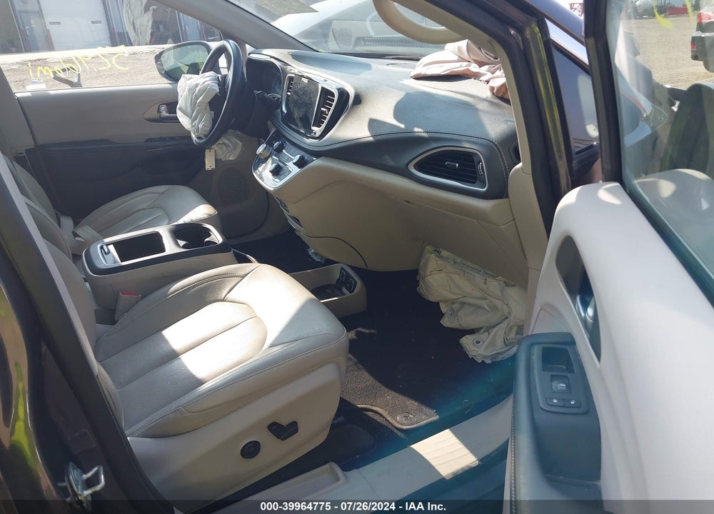 2021 CHRYSLER PACIFICA TOURING L VIN: 2C4RC1BG0MR556402