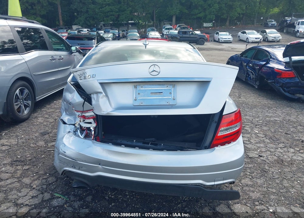 2012 MERCEDES-BENZ C 250 LUXURY/SPORT VIN: WDDGF4HB3CR218336