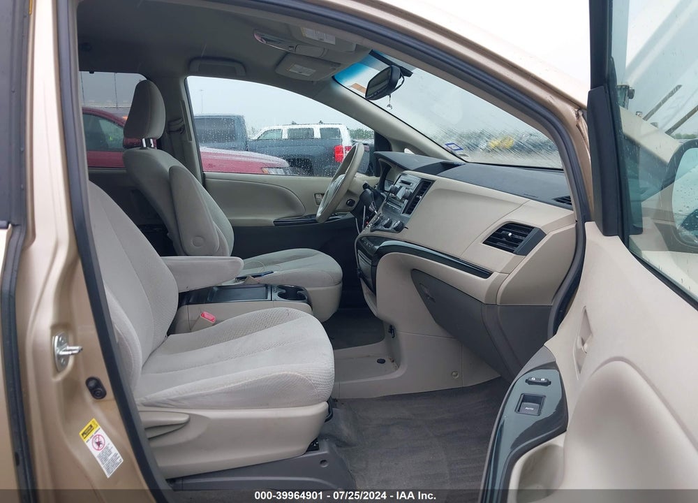 2011 TOYOTA SIENNA LE V6 VIN: 5TDKK3DC7BS172664