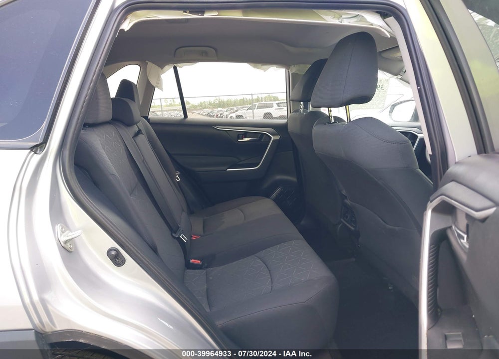 2021 TOYOTA RAV4 XLE VIN: 2T3P1RFV6MW223406