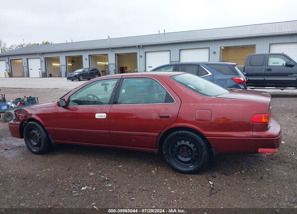 2001 TOYOTA CAMRY CE VIN: 4T1BG22K71U858294