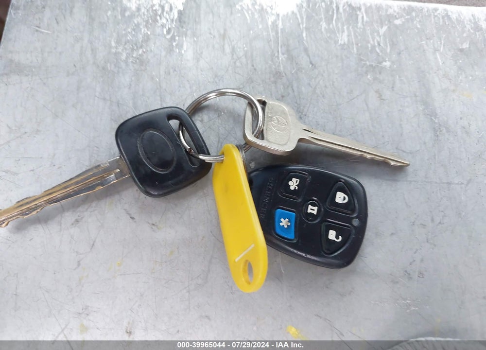 2001 TOYOTA CAMRY CE VIN: 4T1BG22K71U858294