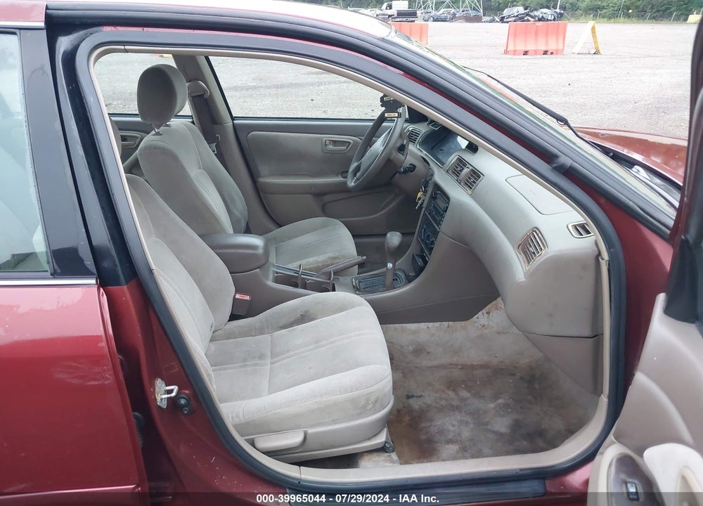 2001 TOYOTA CAMRY CE VIN: 4T1BG22K71U858294