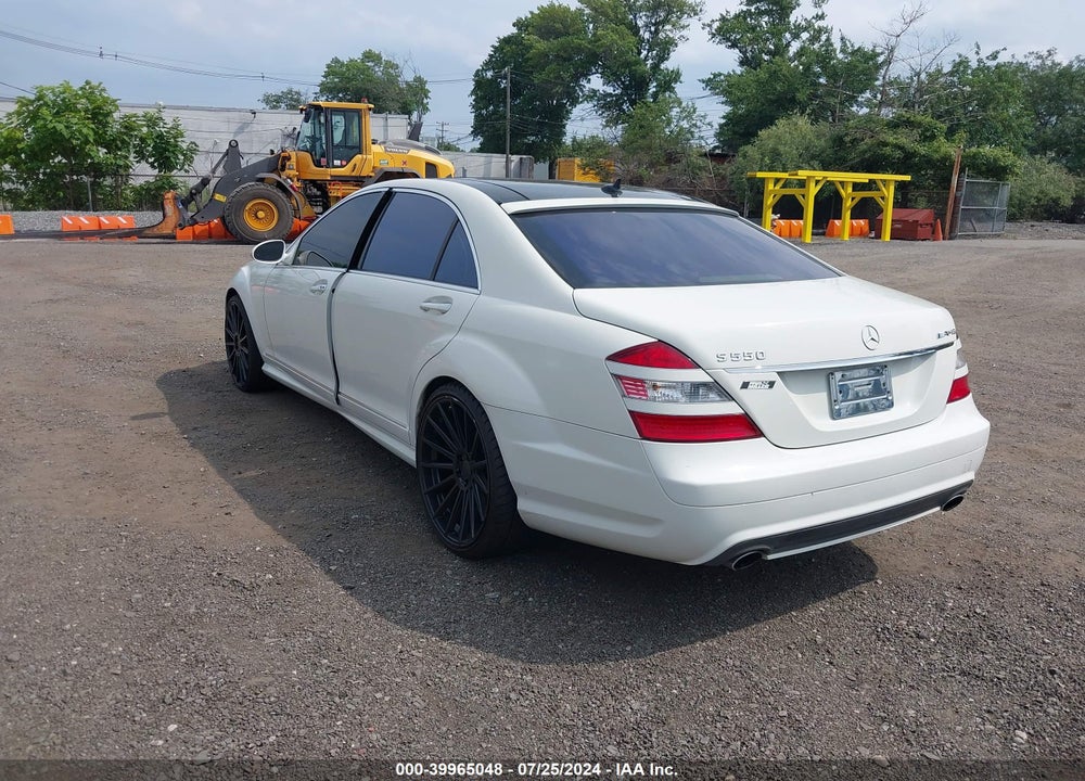 2008 MERCEDES-BENZ S 550 VIN: WDDNG71X58A188130