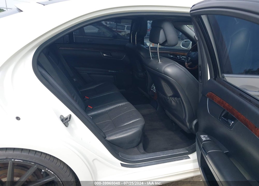 2008 MERCEDES-BENZ S 550 VIN: WDDNG71X58A188130