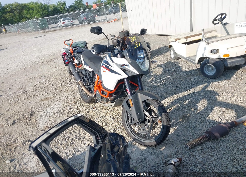 2018 KTM 1090 ADVENTURE R VIN: VBKV49408JM985360