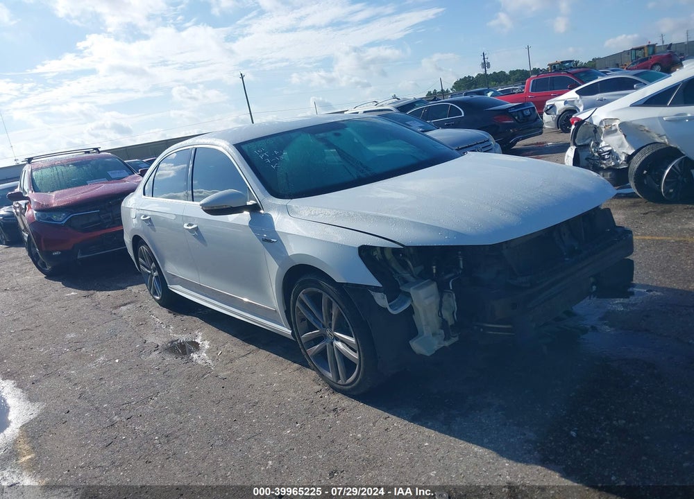 2017 VOLKSWAGEN PASSAT 1.8T R-LINE VIN: 1VWDT7A34HC069131