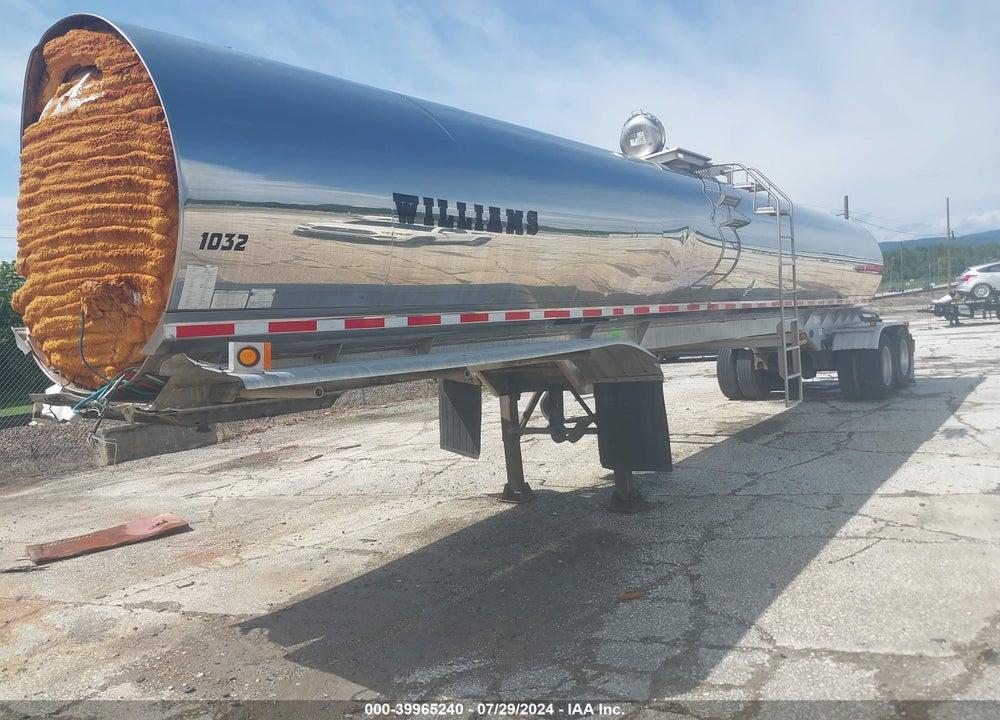 2010 WALKER STAINLESS EQUIP CO --- VIN: 5WSAA4323AN041632