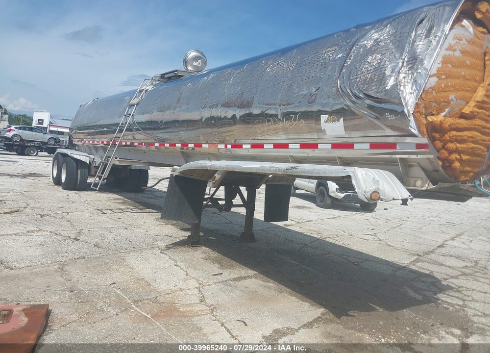 2010 WALKER STAINLESS EQUIP CO --- VIN: 5WSAA4323AN041632