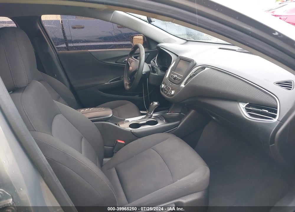 2018 CHEVROLET MALIBU LT VIN: 1G1ZD5ST9JF121200