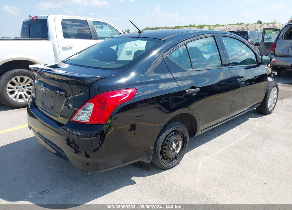 2018 NISSAN VERSA 1.6 S+ VIN: 3N1CN7AP8JL814651
