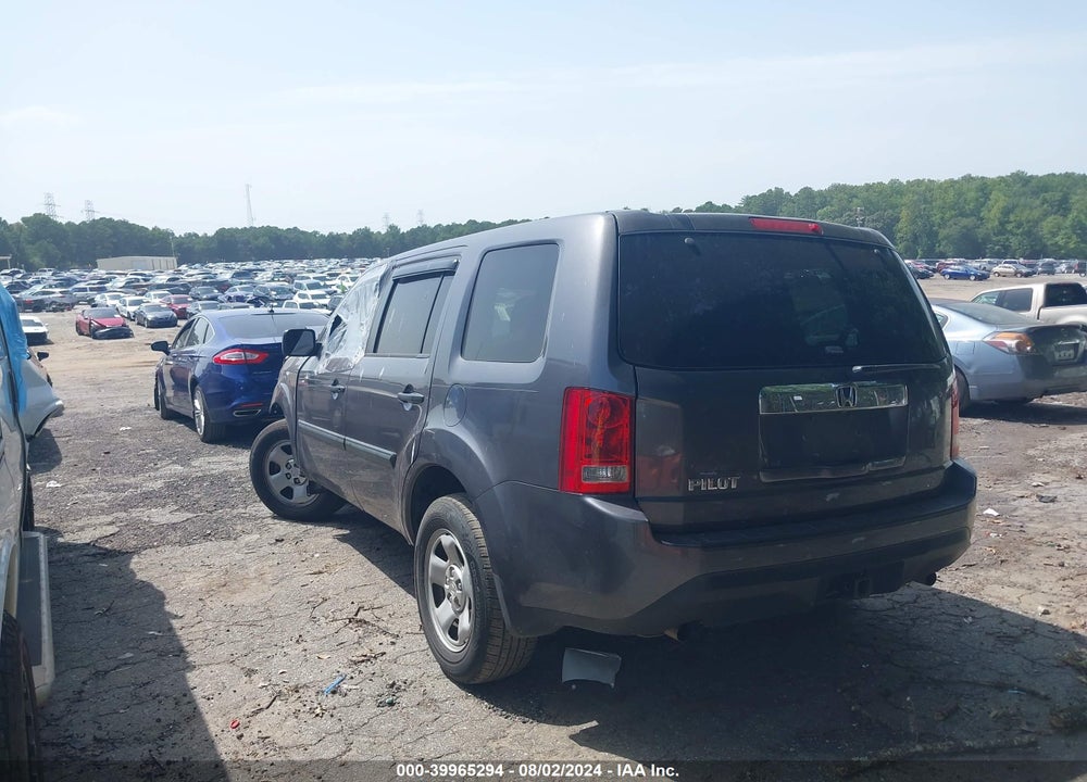 2015 HONDA PILOT LX VIN: 5FNYF3H23FB011352